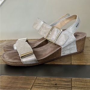 Mephisto Morgana Leather Light Gray Metallic Lumino Open Toe Wedge Sandal size 9